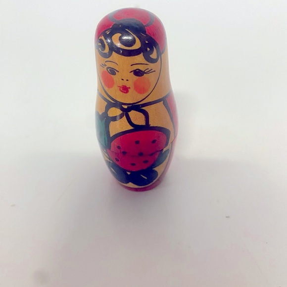 Russian Wood nesting Dolls set of (2) . - Picture 5 of 11